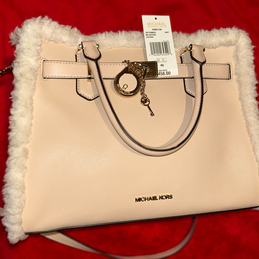 Michael Kors Leather Hamilton purse with lock and Key Gold Hardware design - Picture 2 of 11